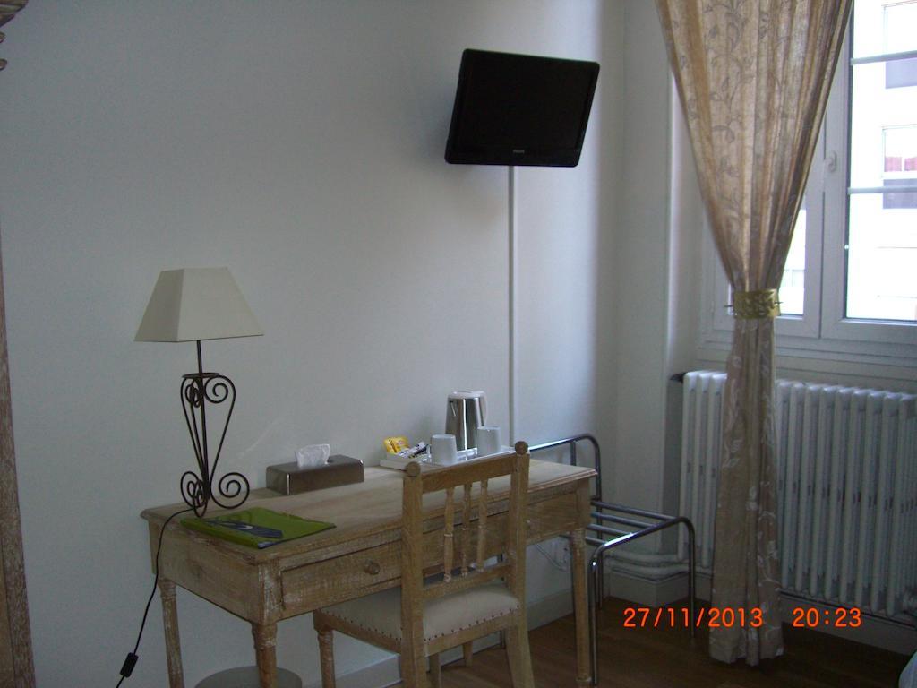 Hotel Cote Patio Nîmes Kamer foto